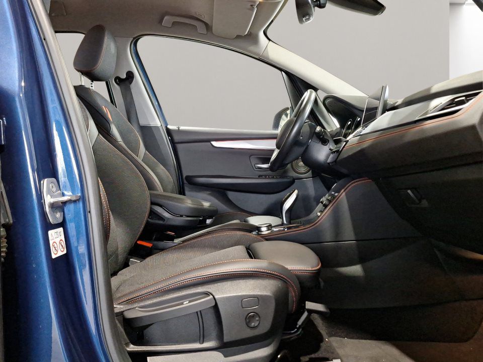 BMW 218