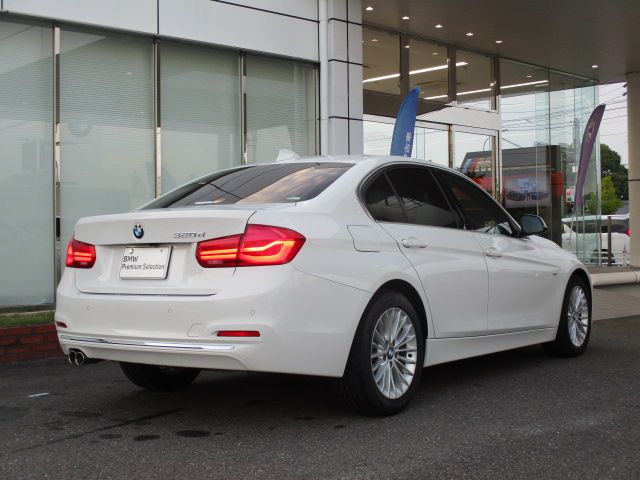 320D SEDAN RHD