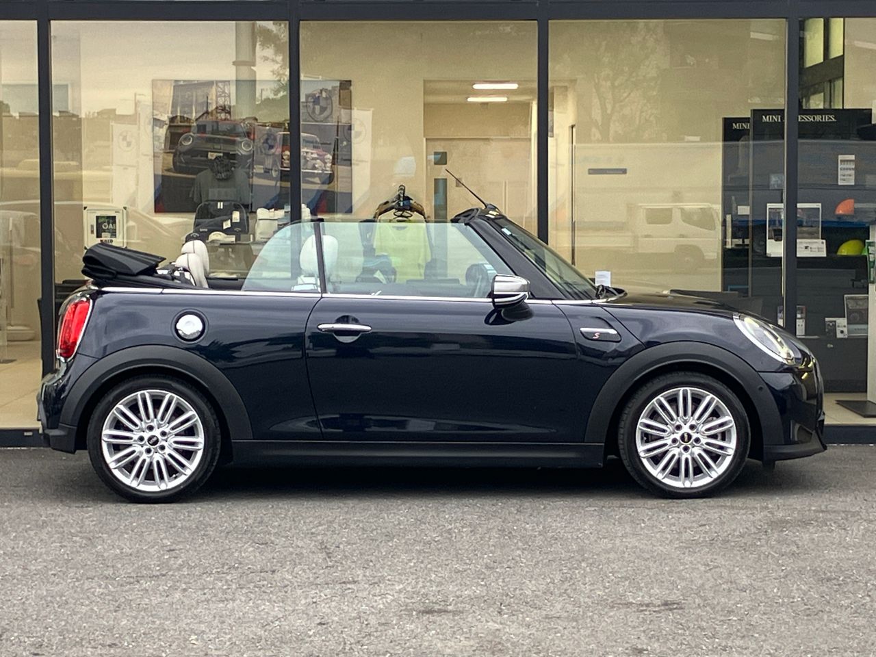 MINI Cooper S Convertible RHD