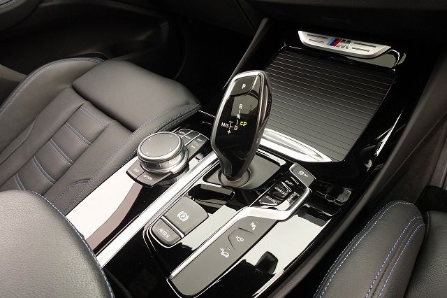 G01 X3 M40i RHD ZA