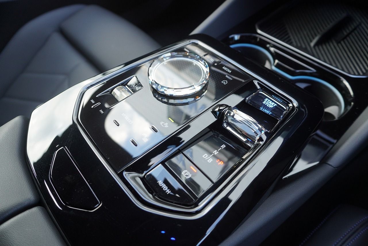 BMW i5 M60 xDrive Sedan RHD