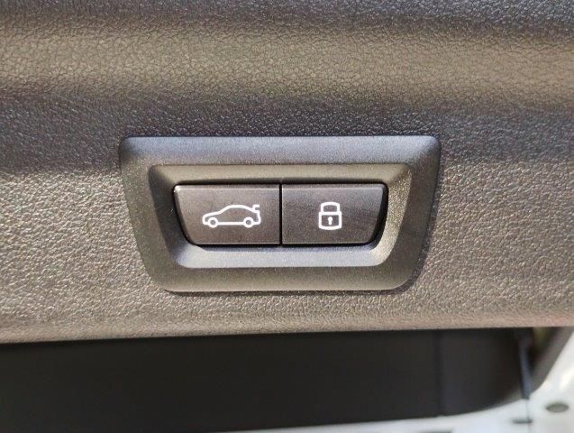 U11 iX1 xDrive30