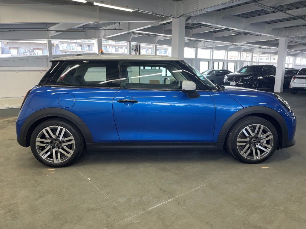 F66 MINI Cooper C 3Dr
