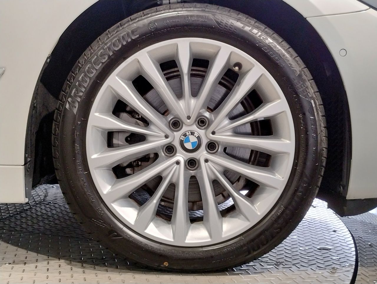 520d xDrive Sedan RHD