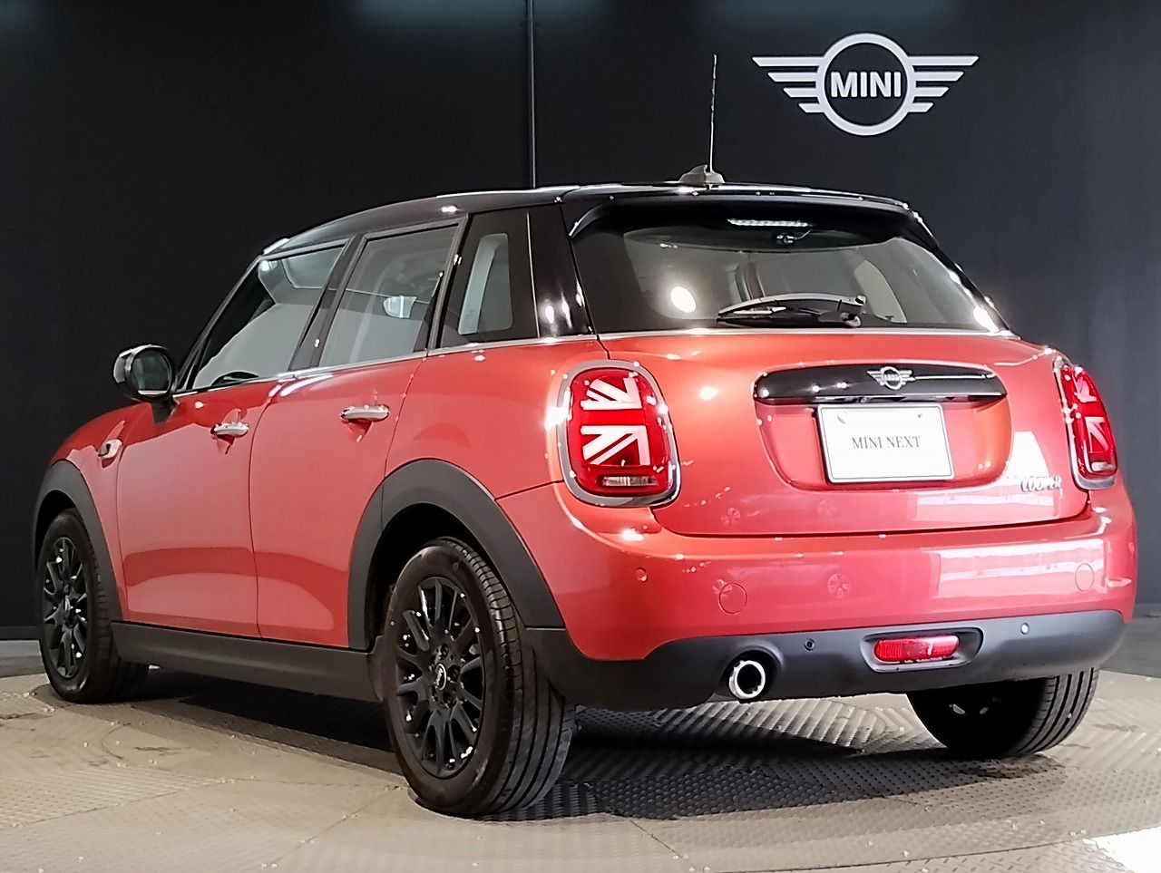 F55 MINI Cooper 5-Door Hatch LCI