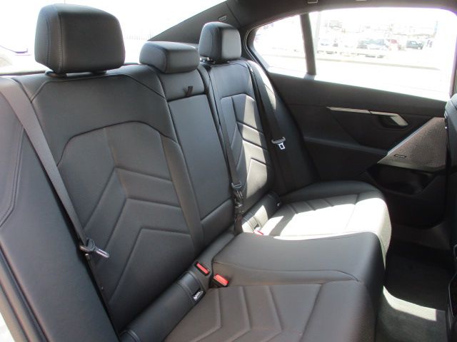 BMW i5 eDrive40 Sedan RHD