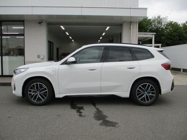 U11 iX1 xDrive30