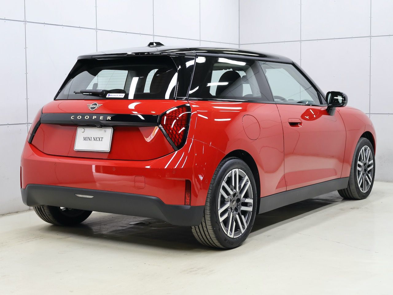 J01 MINI Cooper E