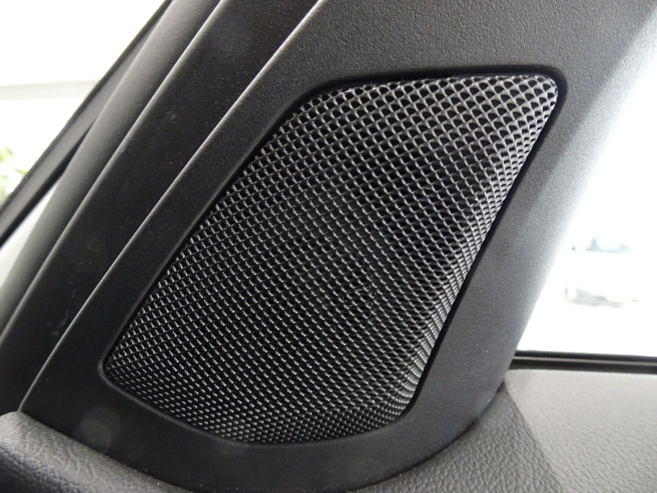 G21 320i RHD