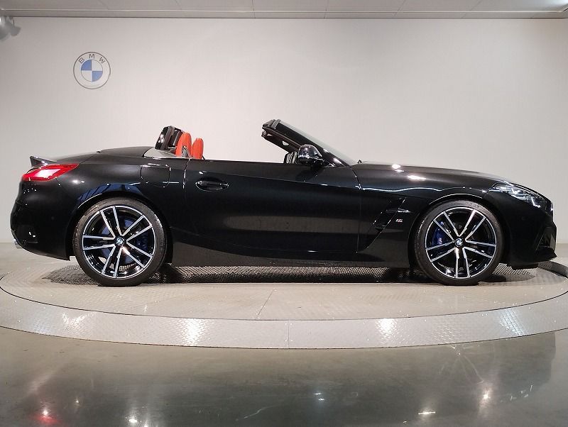 G29 z4 sDrive20i RHD