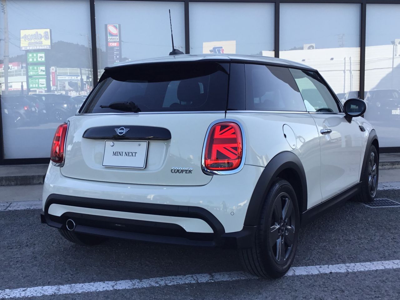 MINI Cooper F56 RHD