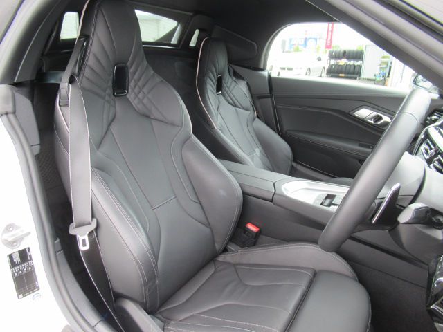 G29 Z4 M40i RHD