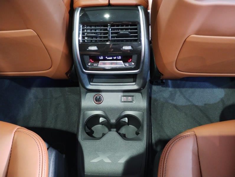 X7 xDrive40d RHD US