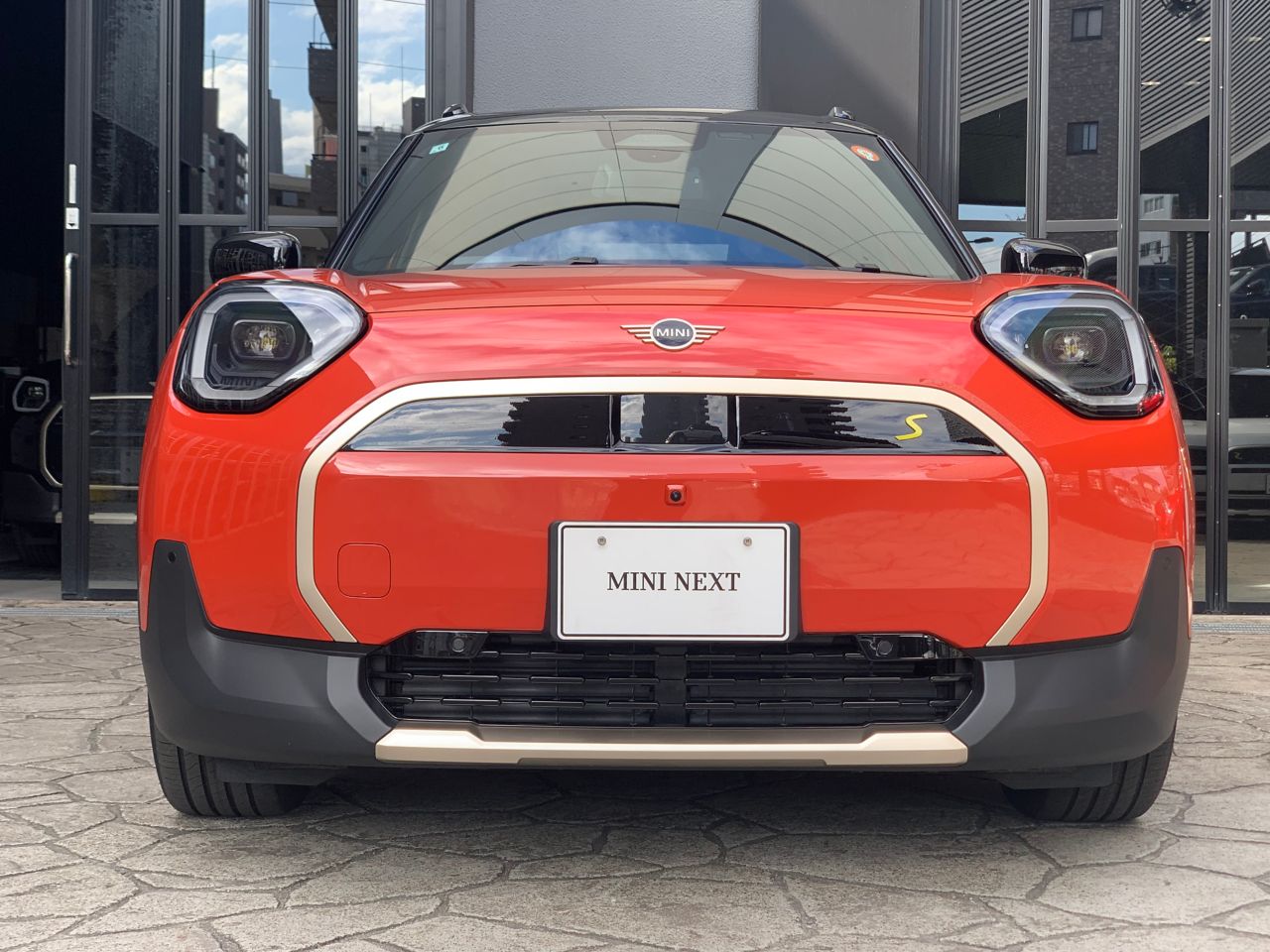 THE NEW ALL-ELECTRIC MINI ACEMAN SE