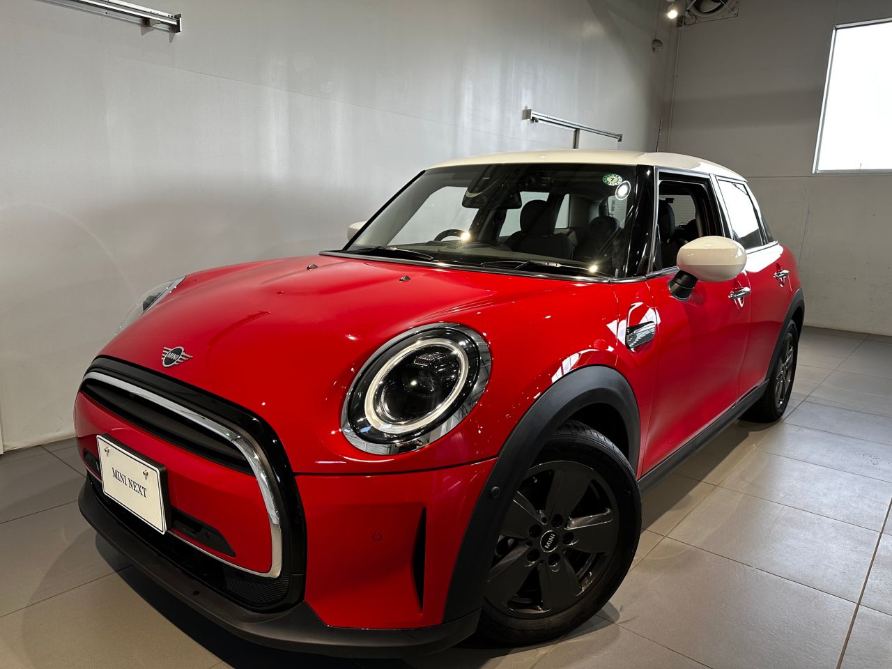 MINI COOPER 5 DOOR.