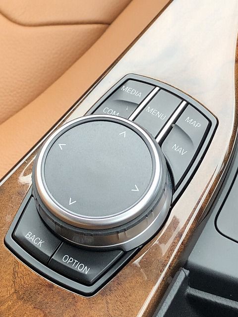 320D SEDAN RHD