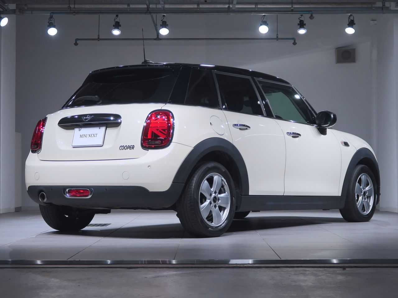 F55 MINI Cooper 5-Door Hatch LCI