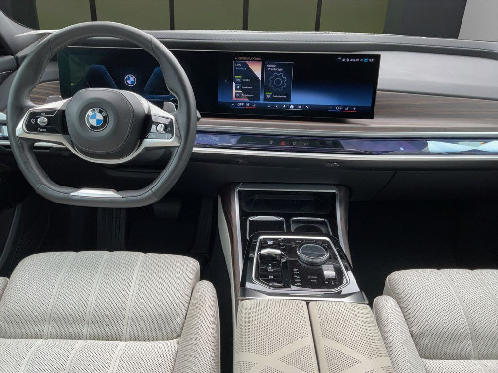 BMW 740