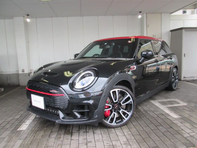 THE MINI JOHN COOPER WORKS CLUBMAN.