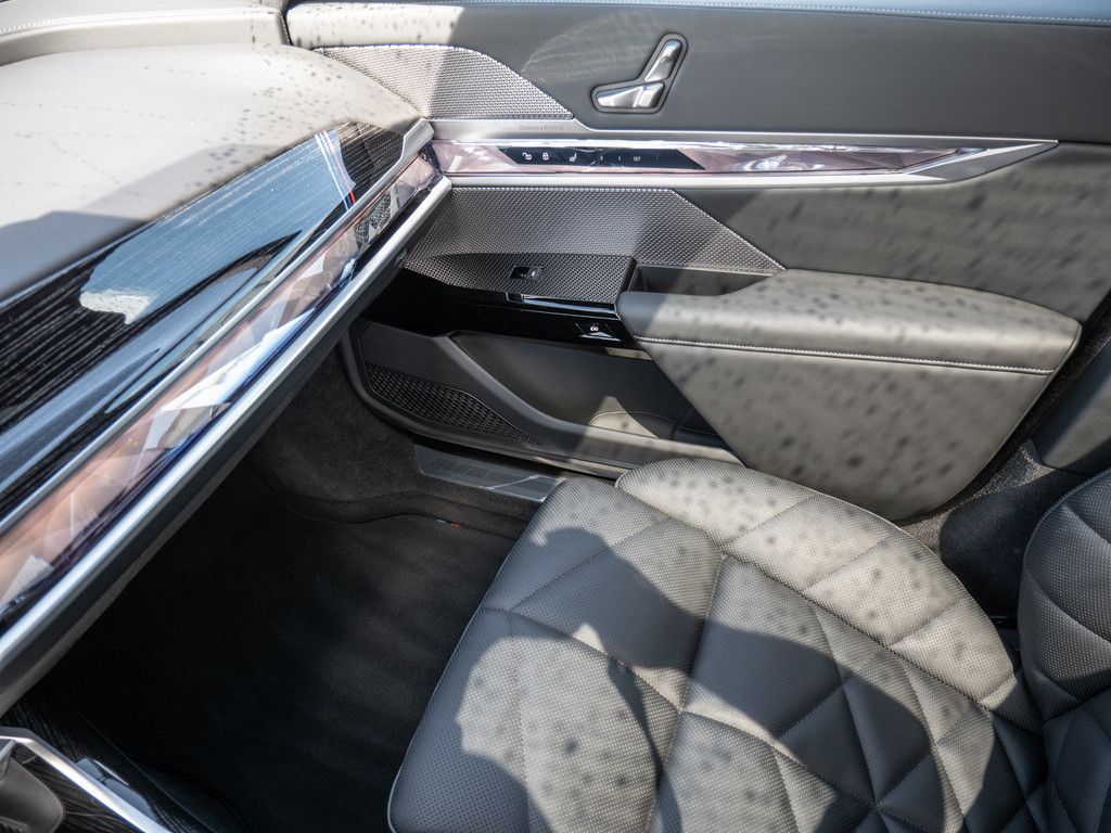 BMW 740