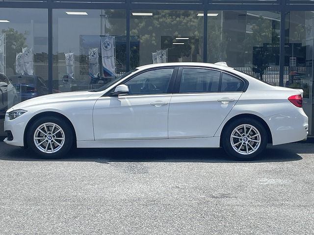320D SEDAN RHD