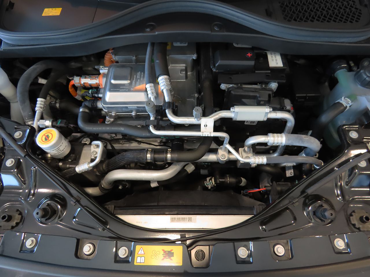 J01 MINI Cooper E