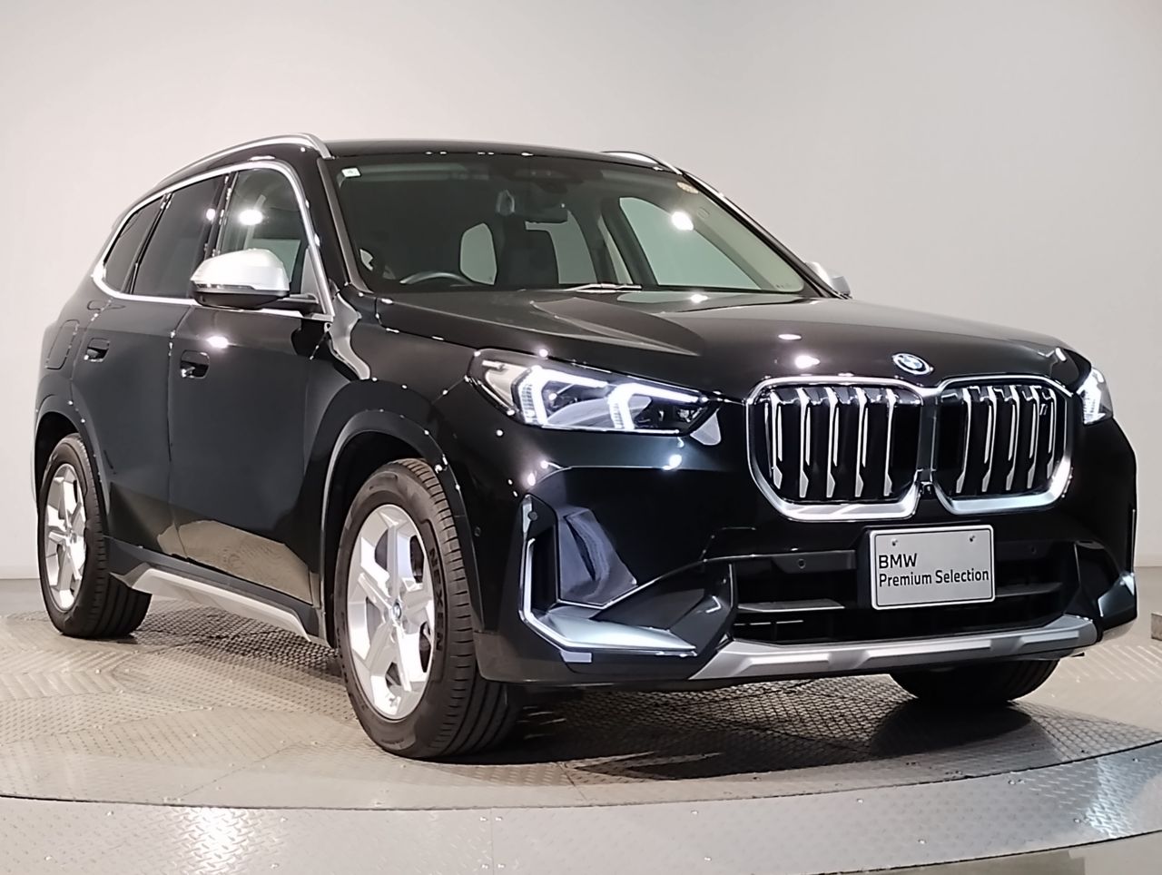 U11 iX1 xDrive30