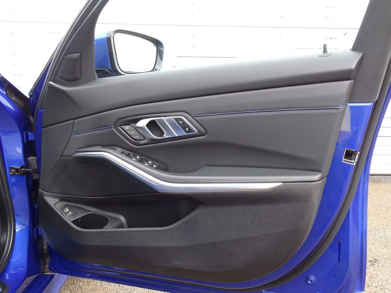 G20 320d xDrive RHD Saloon