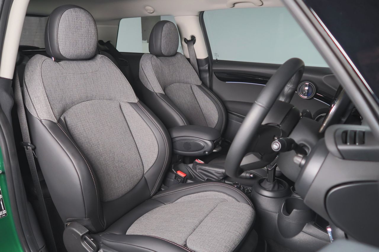 MINI Cooper F56 RHD