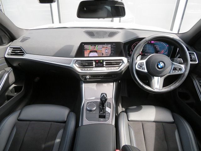 G20 320d xDrive RHD Saloon