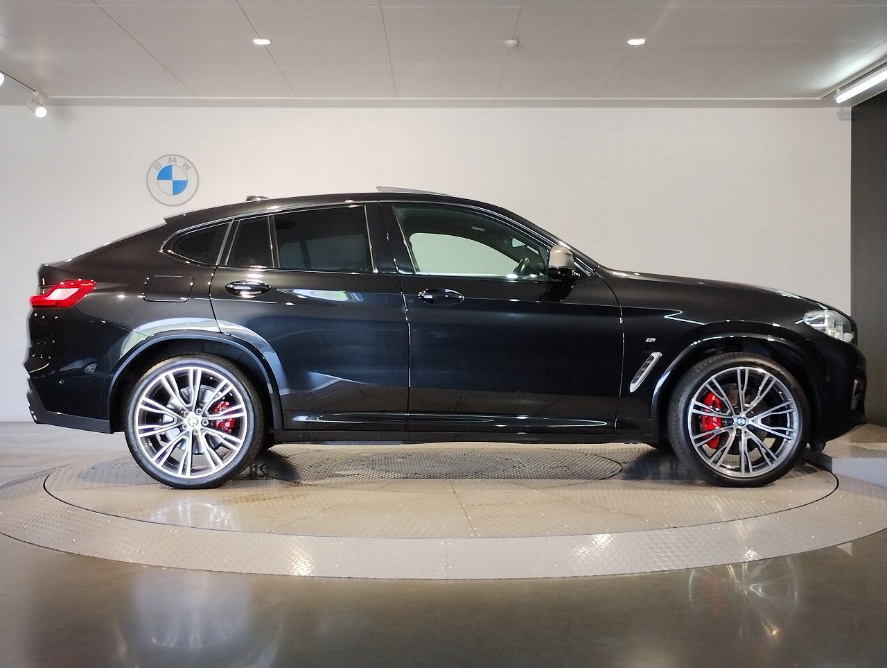 X4 M40i RHD