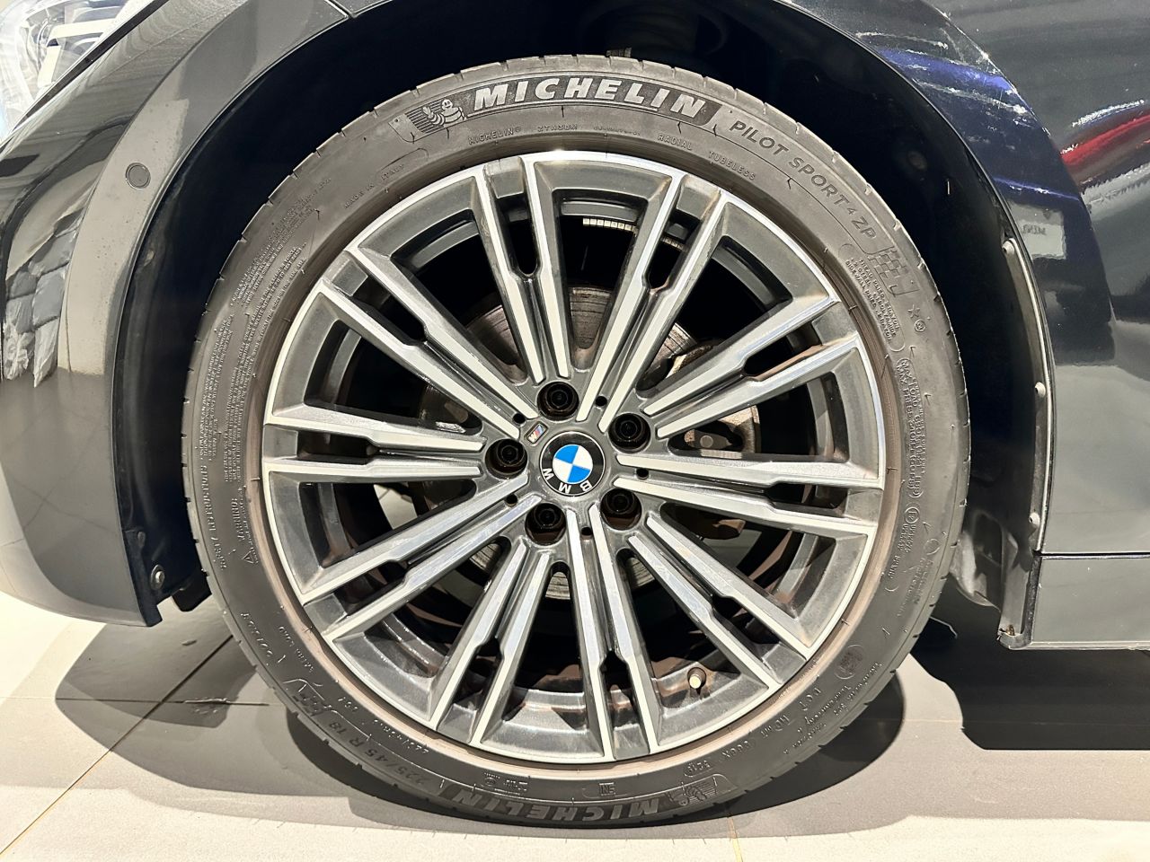 U11 iX1 xDrive30