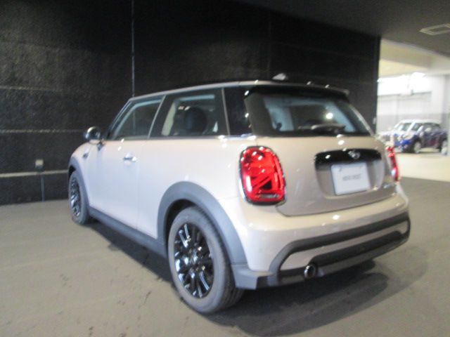 MINI Cooper F56 RHD