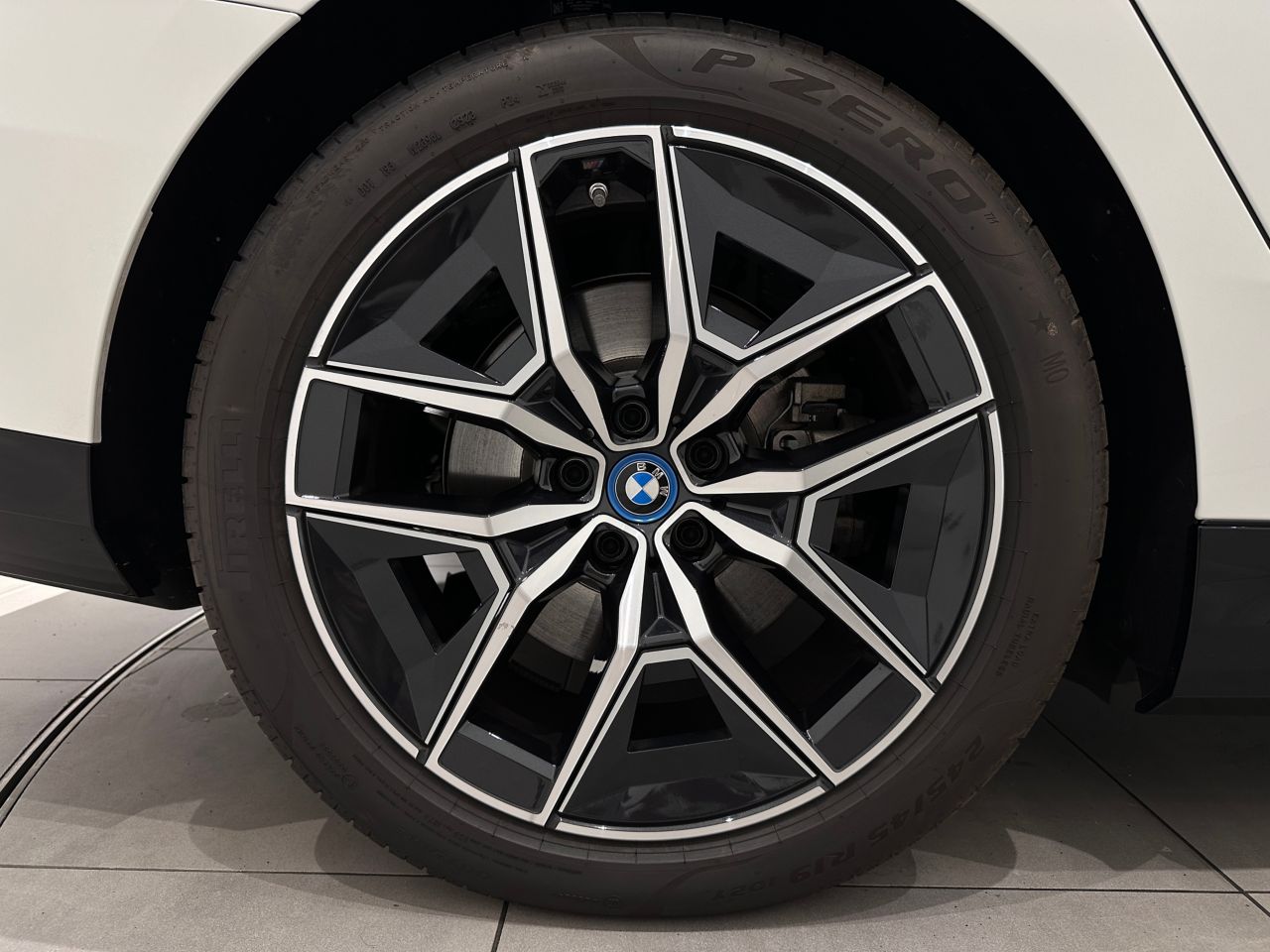 BMW i5 eDrive40 Sedan RHD