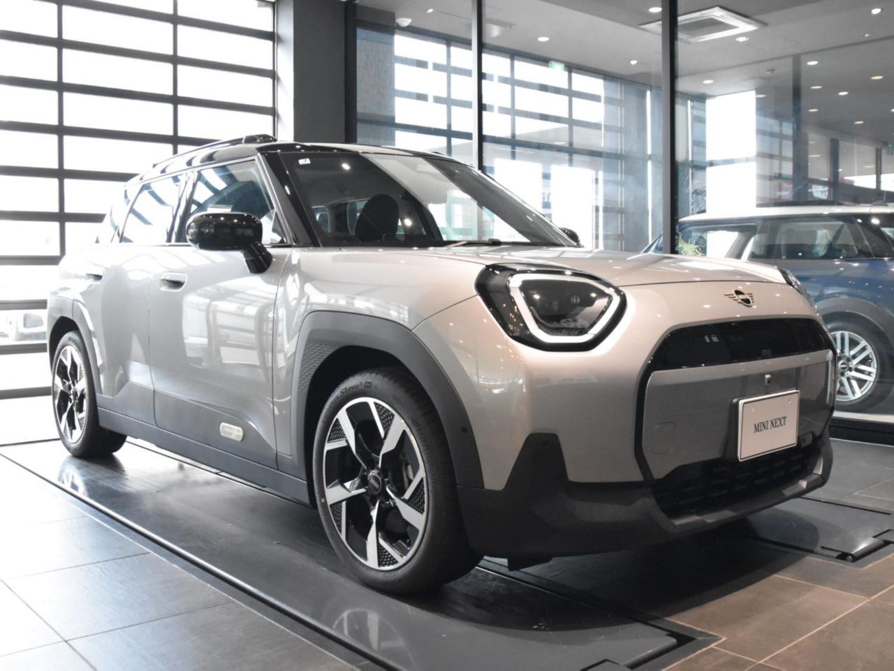 J05 MINI Aceman E