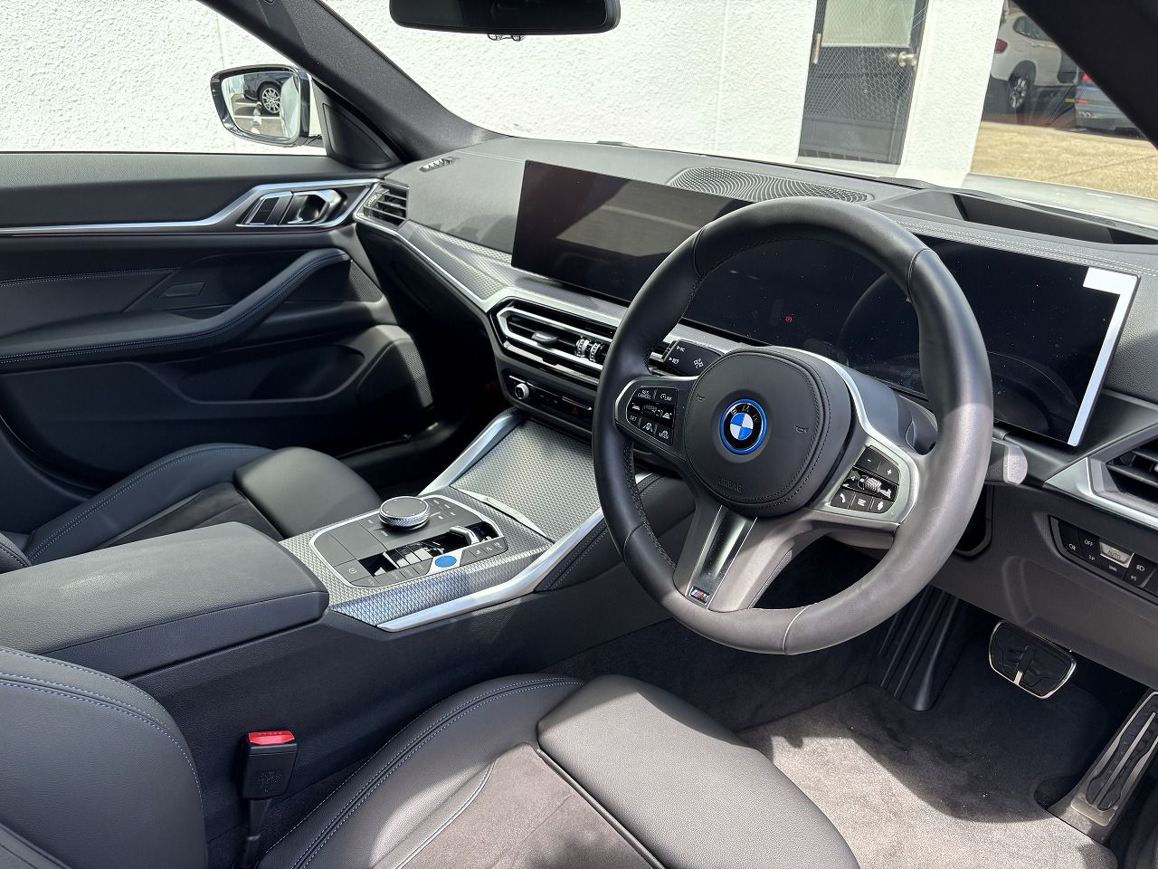 G26 i4 eDrive40 RHD