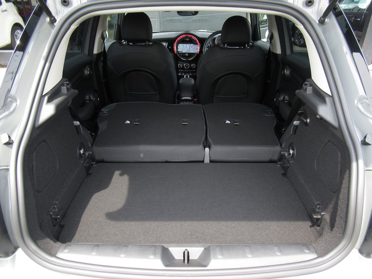 MINI F55 Cooper D 5dr Hatch LCI