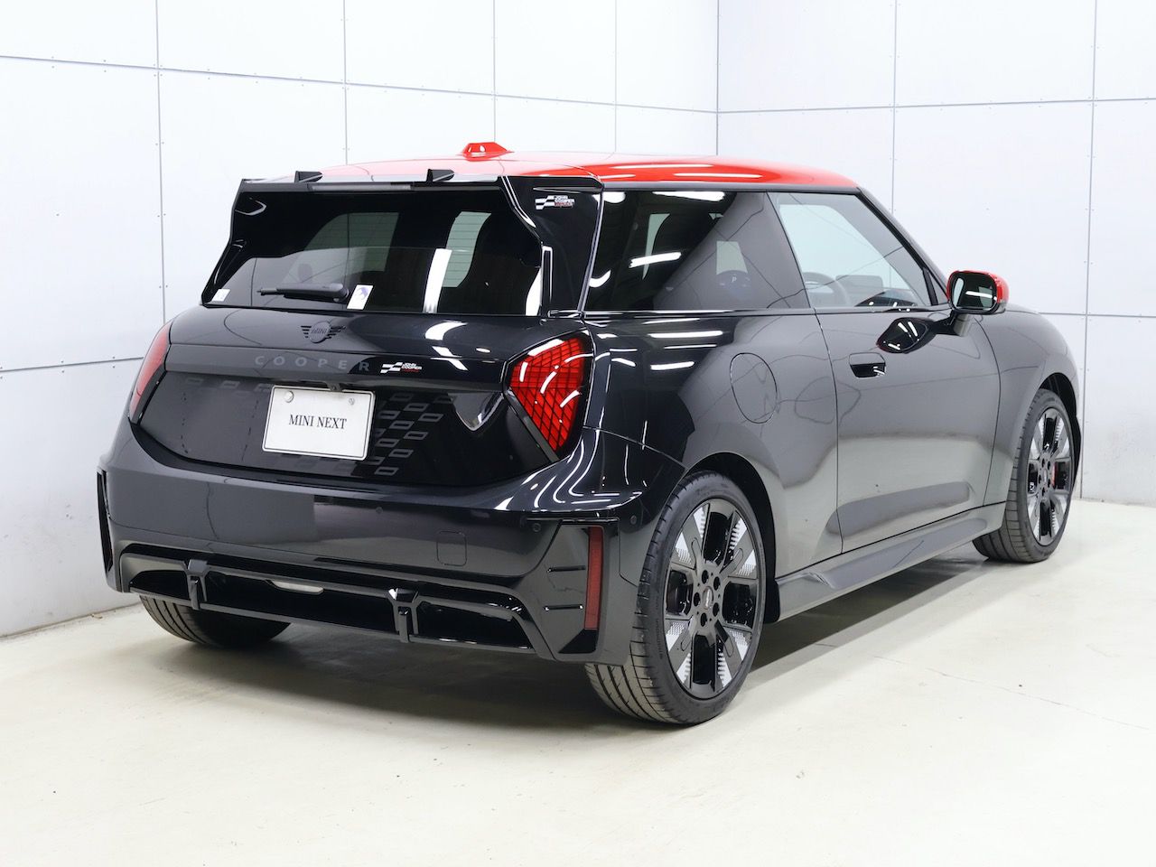J01 MINI John Cooper Works Electric