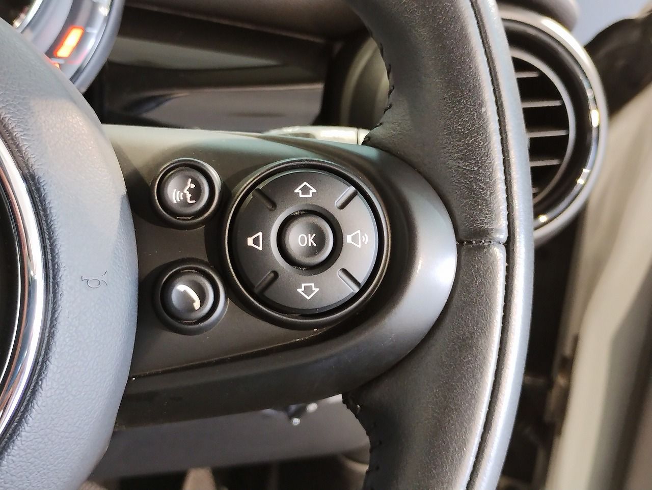 MINI F55 Cooper D 5dr Hatch LCI