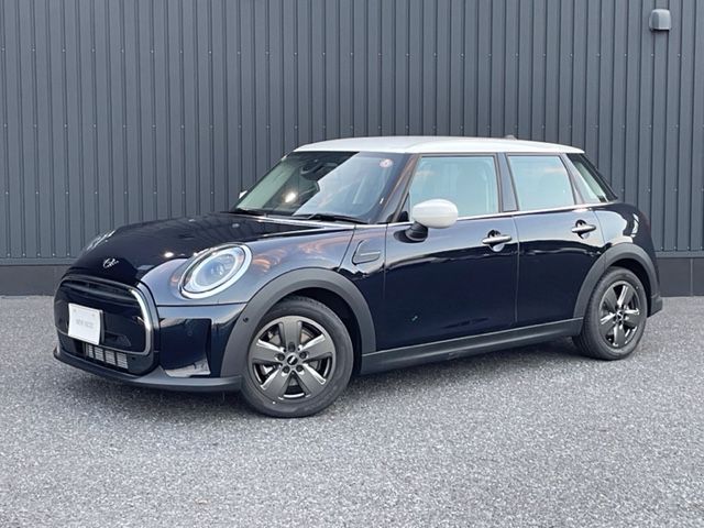 MINI COOPER 5 DOOR.