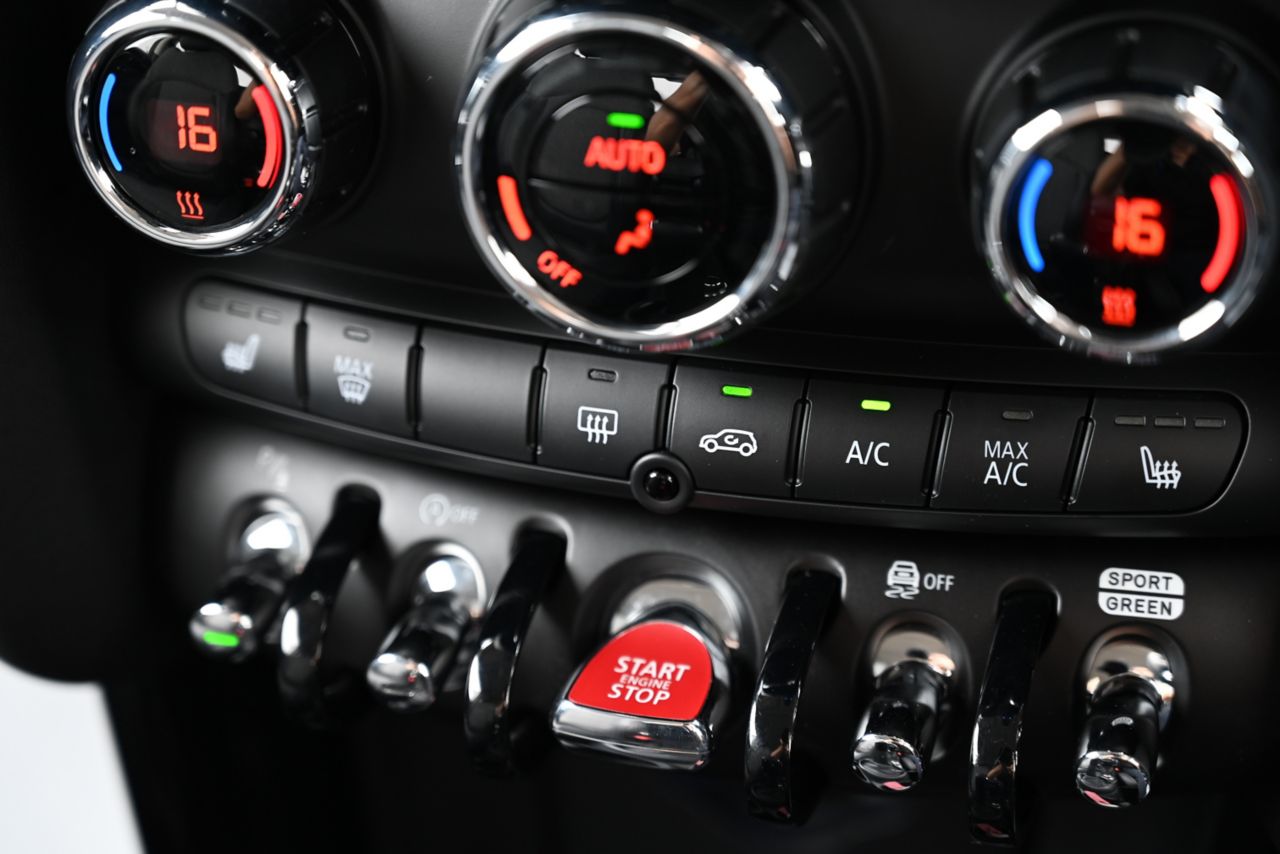MINI Cooper F56 RHD
