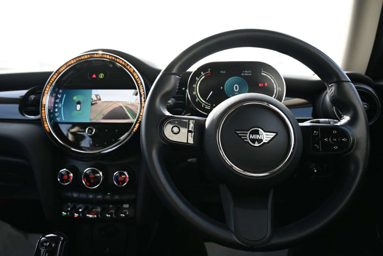 MINI Cooper F56 RHD