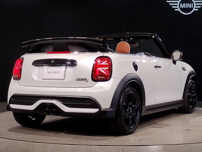 MINI Cooper S Convertible RHD