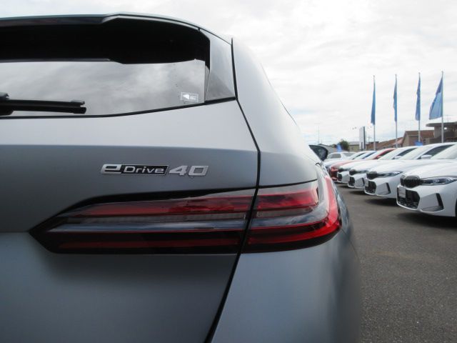 BMW i5 eDrive40 M Sport RHD
