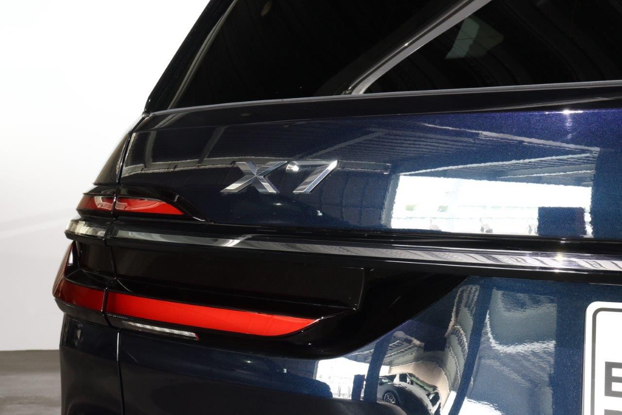 X7 xDrive40d RHD US