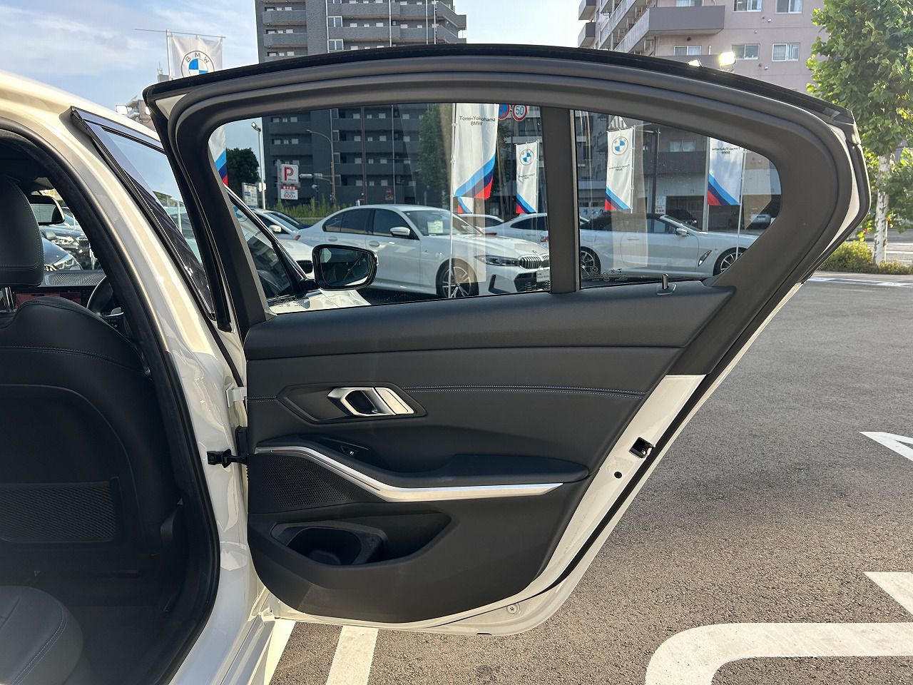 G20 320d xDrive RHD Saloon