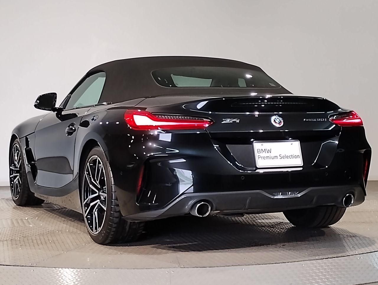 G29 z4 sDrive20i RHD