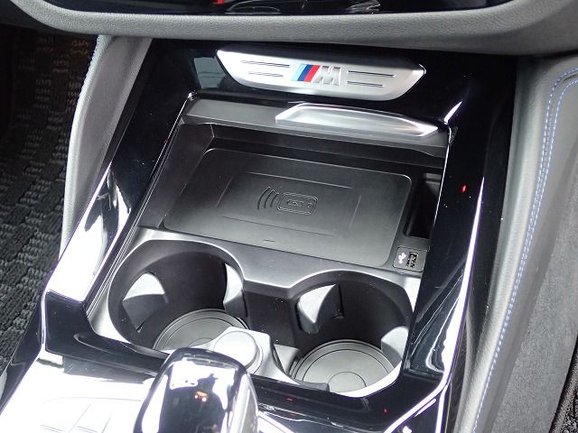 G02 X4 M40i RHD LCI
