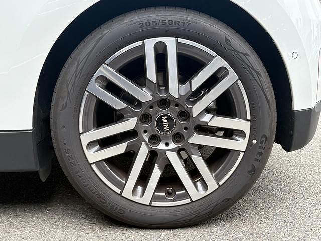 J01 MINI Cooper E