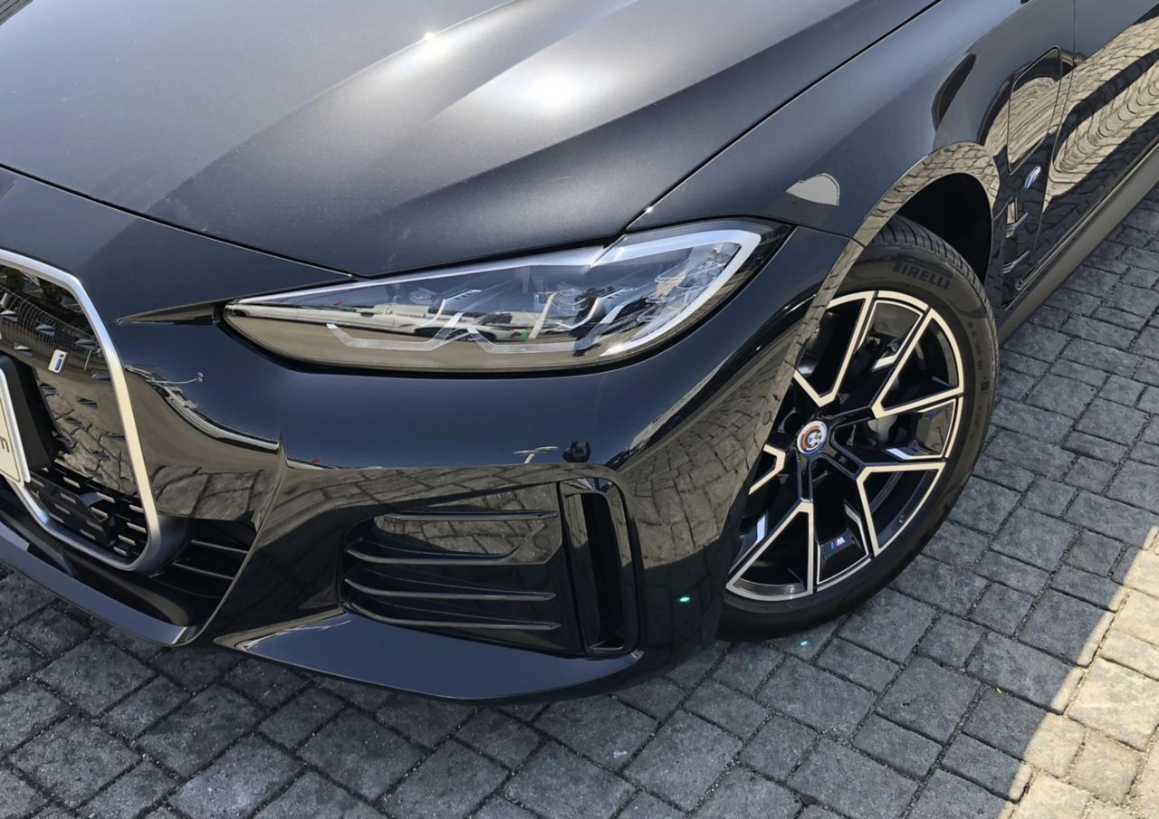 G26 i4 eDrive40 RHD